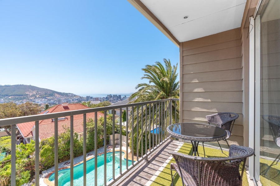 6 Bedroom Property for Sale in Vredehoek Western Cape